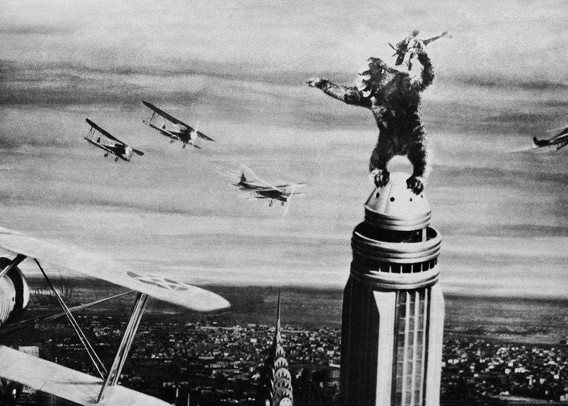 Fotograma de la película King Kong (1933), en la que Carlos Cardona participó como técnico de efectos especiales